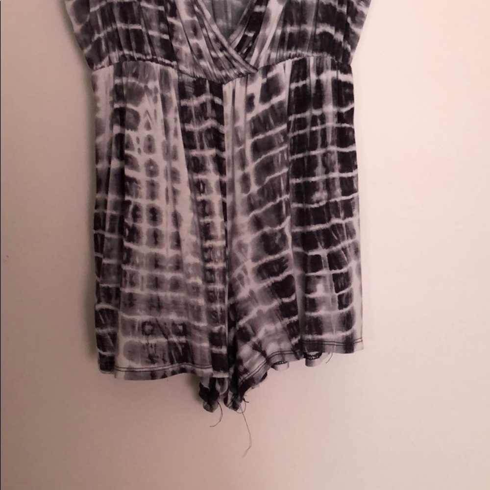 Romper - Picture 2 of 4